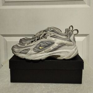 Nike White & Grey Athletic Sneakers